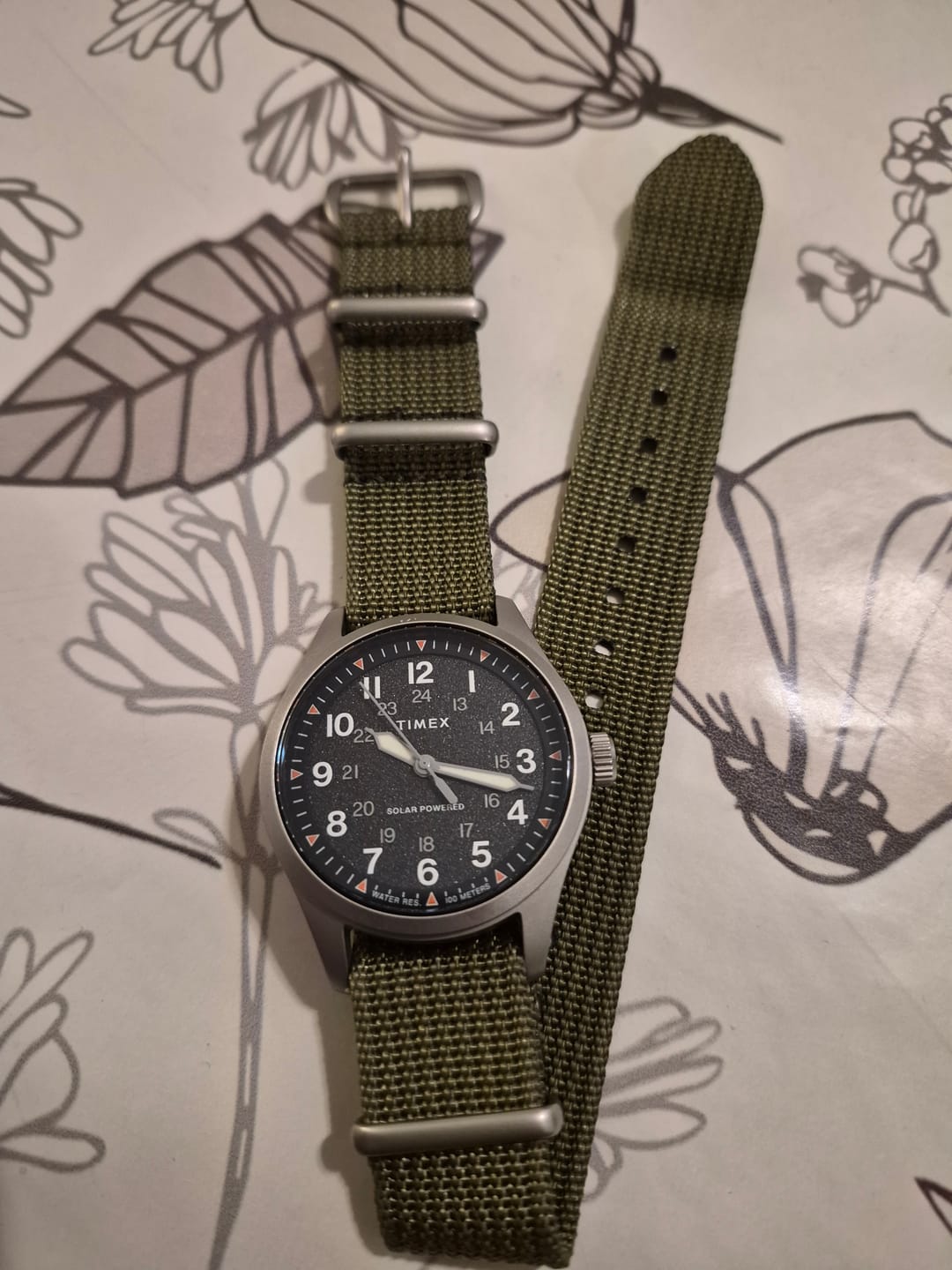 Customer photo review of Correa Nato Dando La Hora Verde