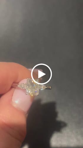 Customer video review of loose stone link for 2.5ct radiant moissanite