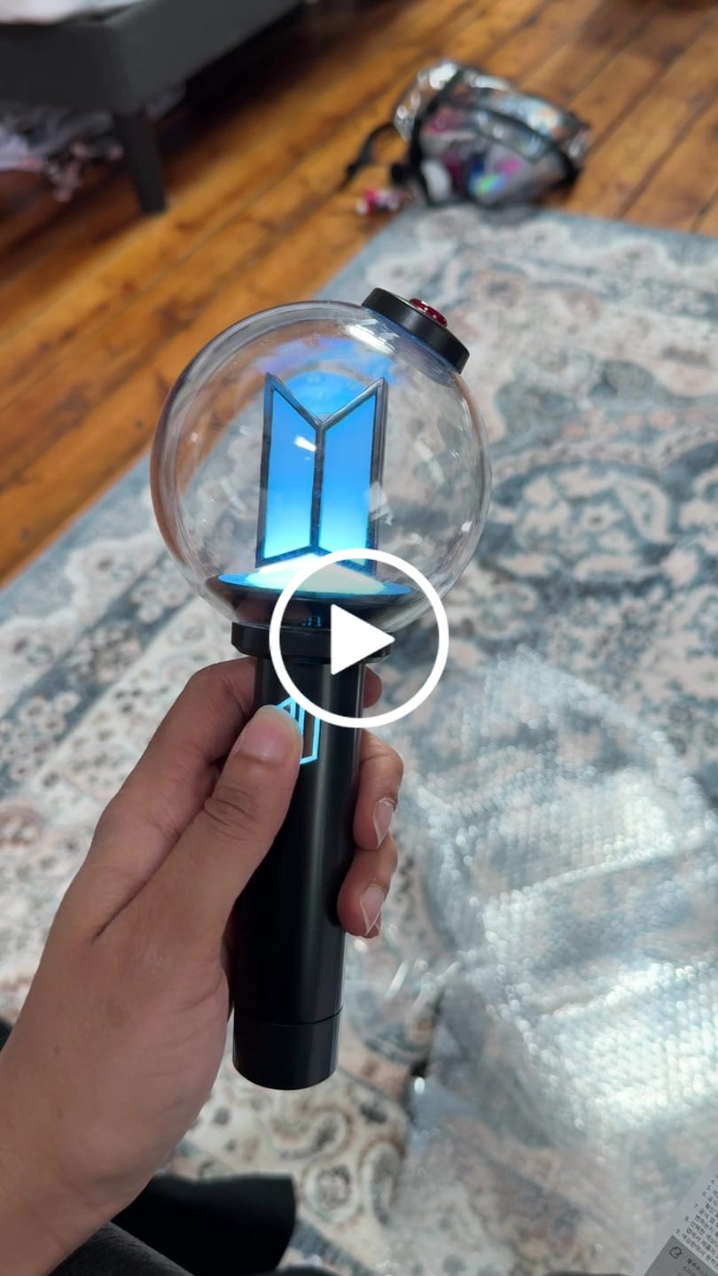 Customer video review of BTS BLUETOOTH LIGHT STICK VER.4