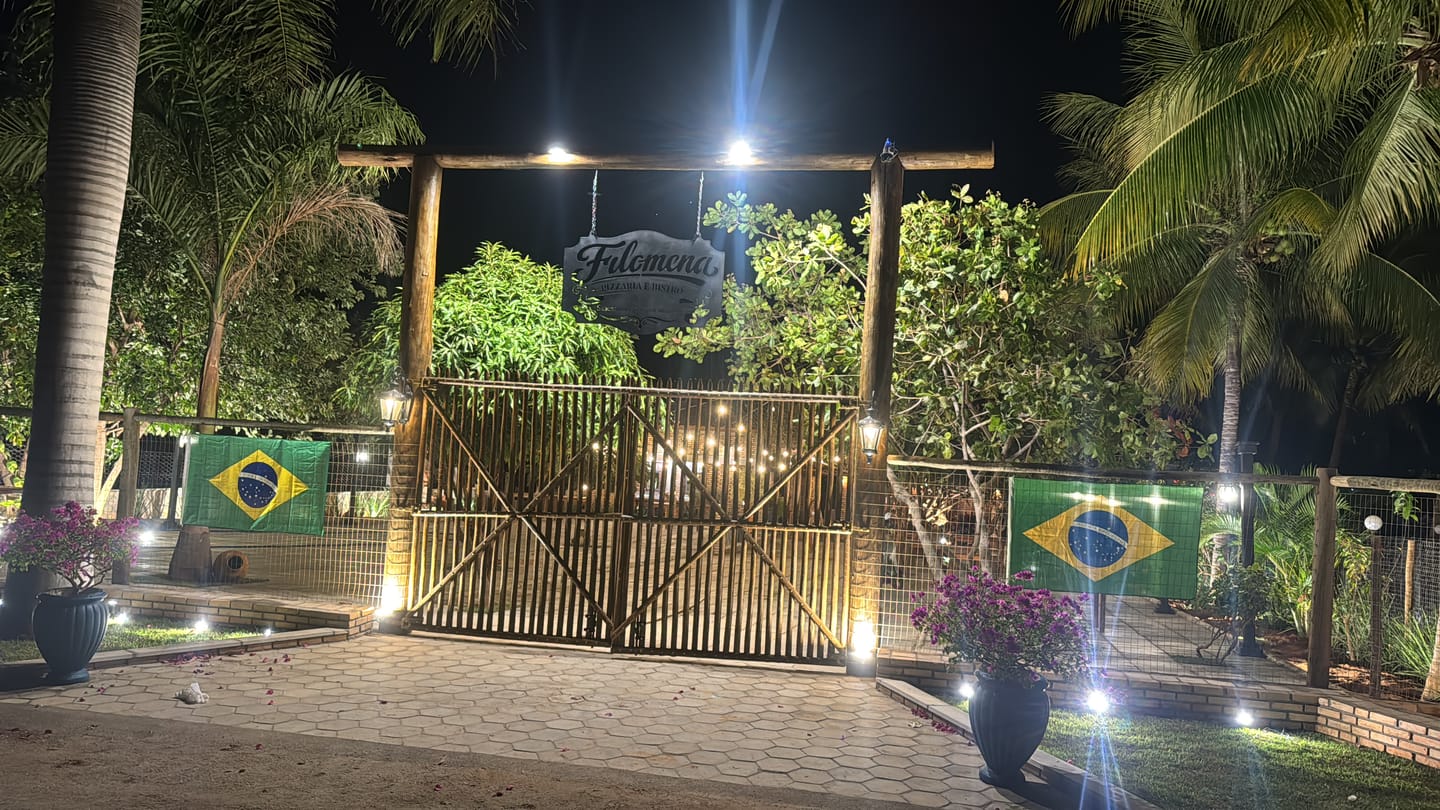 Customer photo review of Placa de Metal Personalizada - Logo