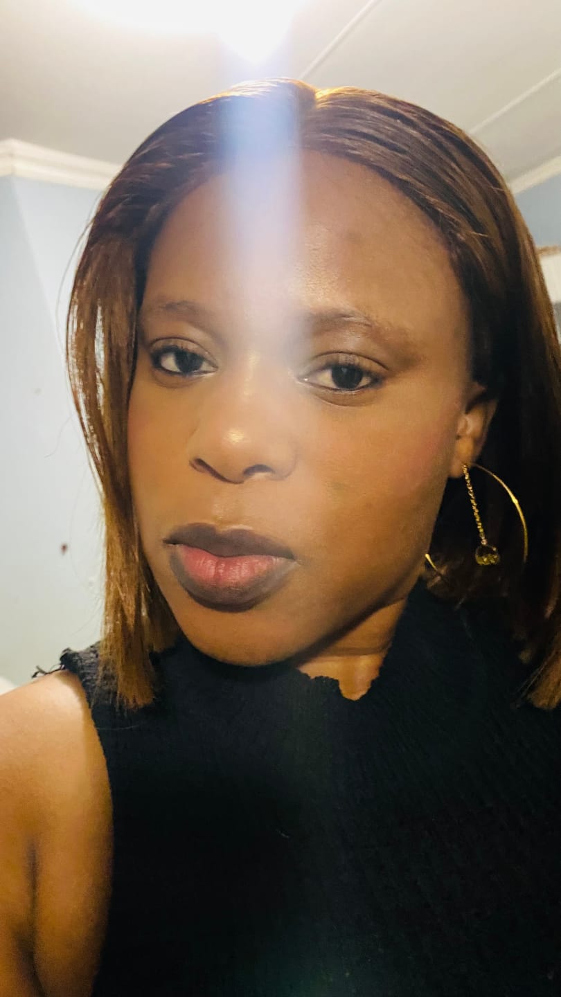 Customer photo review of Gold Era Drop Hoops