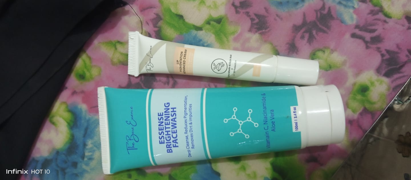 Customer photo review of Pack of 2 Lip Cream + FREE Facewash