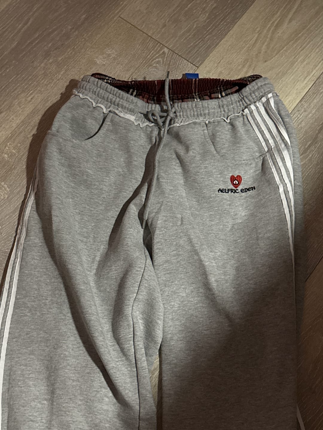 Customer photo review of Aelfric Eden Double Waist Baggy Sweatpants