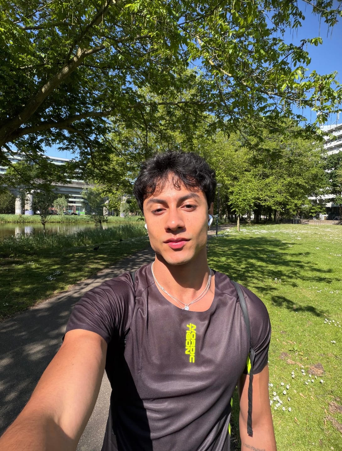 Customer photo review of Men's Velocity Fitted Tee - Charcoal Black