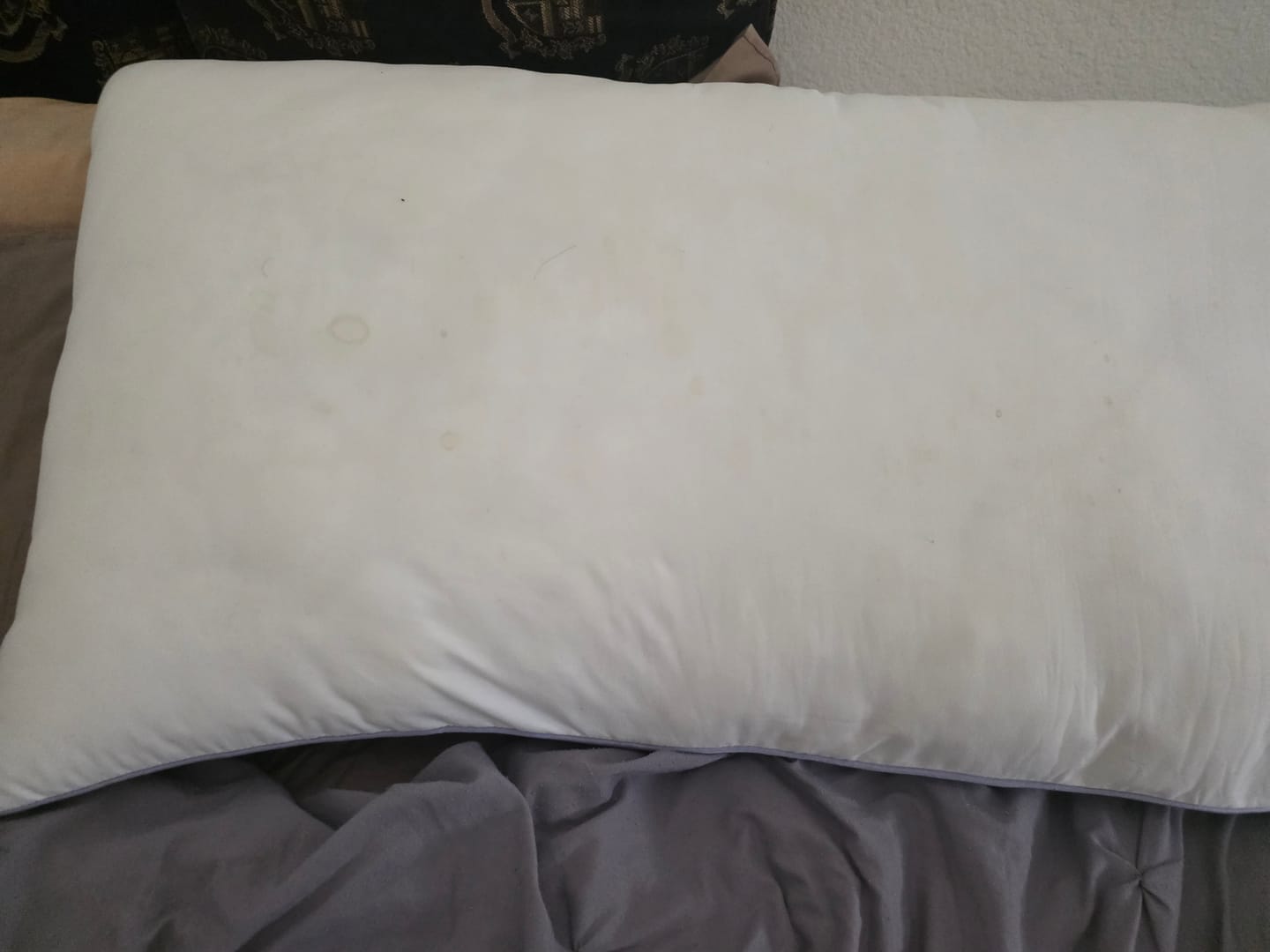 Customer photo review of Waterproof & Stain-Resistant Hotel Pillow