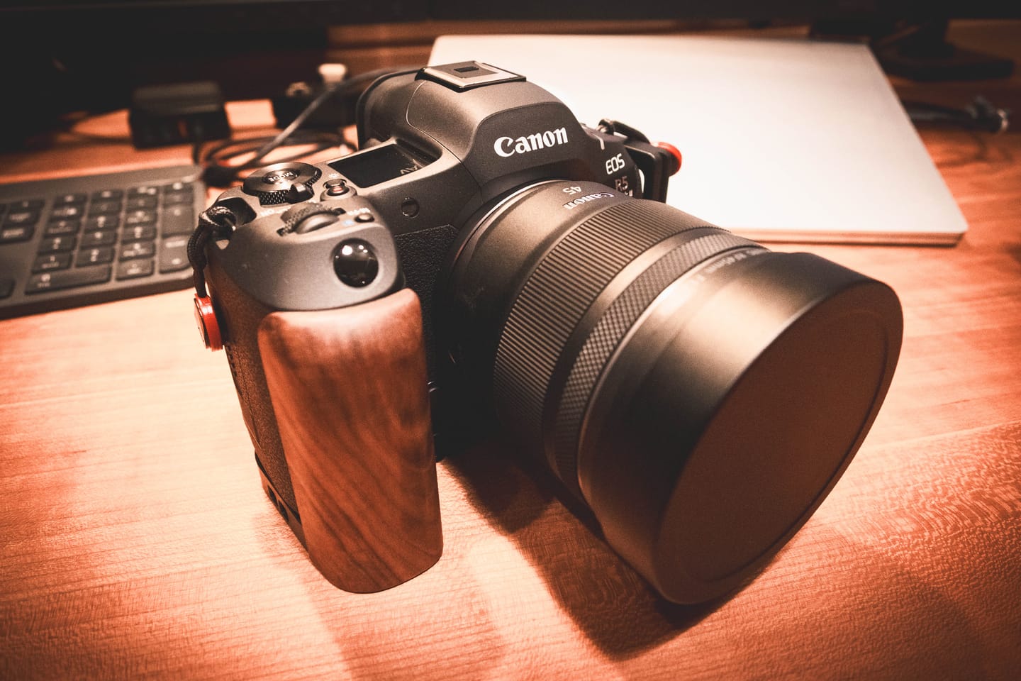 Customer photo review of Canon R8 Grip Wood EOS R8 Handgrip