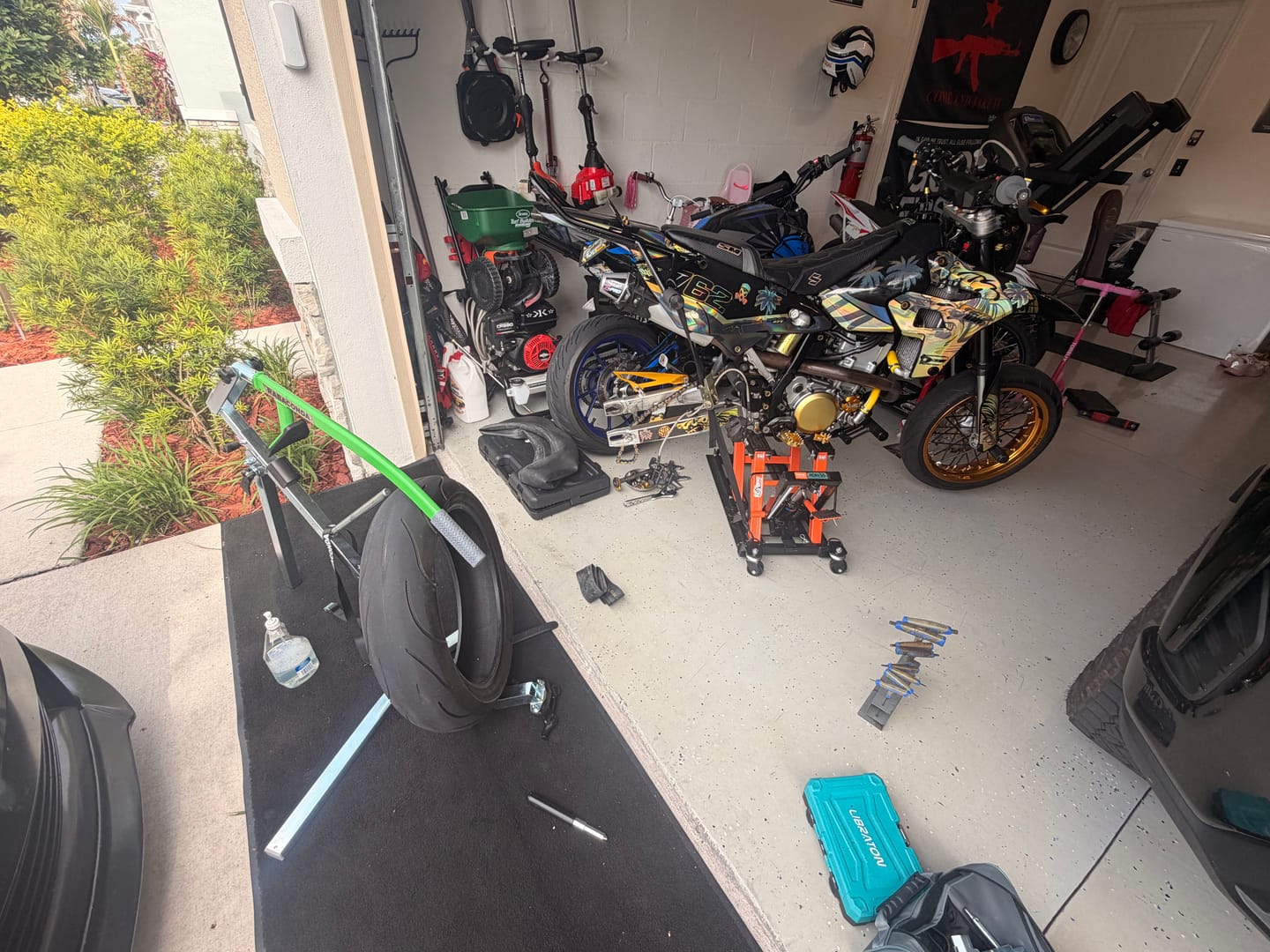 Customer photo review of Rabaconda Street Bike Tire Changer