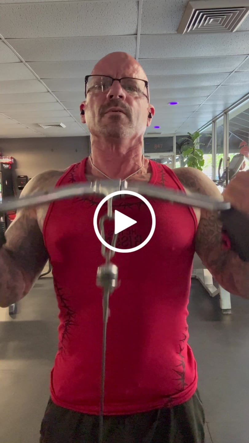 Customer video review of Risen Tank Top - Red