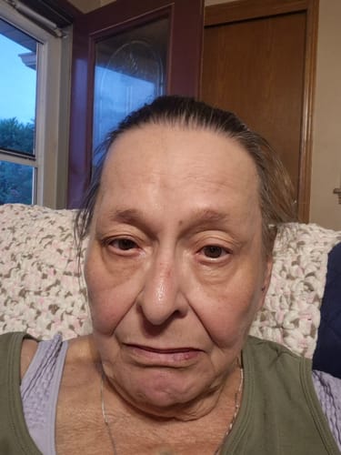 Customer photo review of Color Changing 4 in 1 Foundation