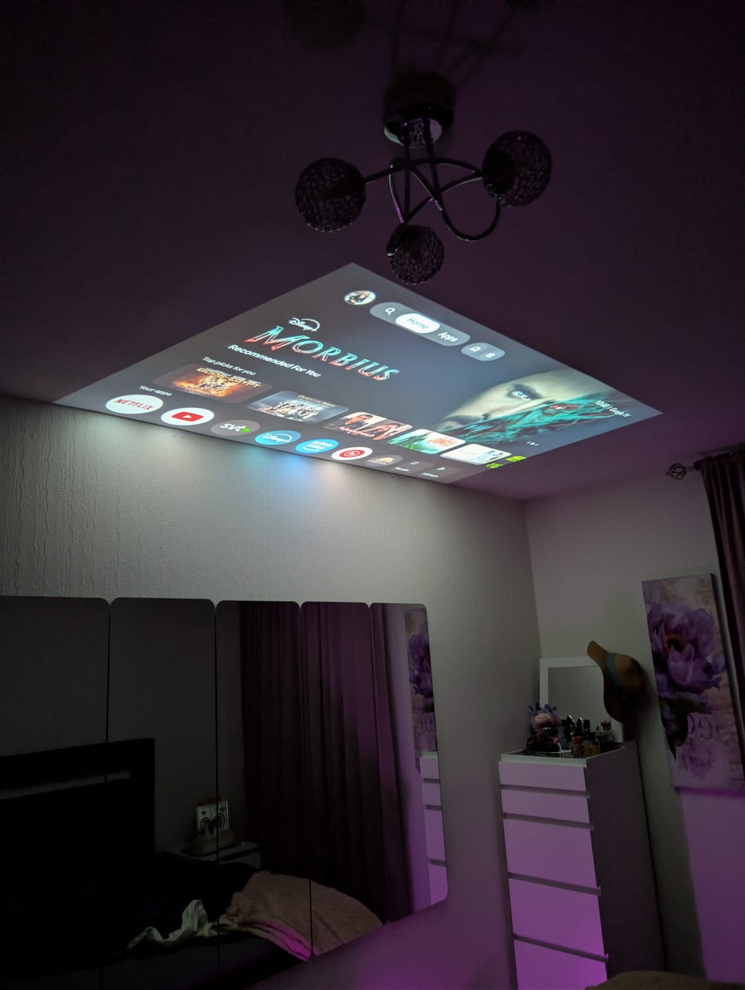 Customer photo review of ETOE Starfish Plus丨Google TV 1080P Projector with Bedside Light