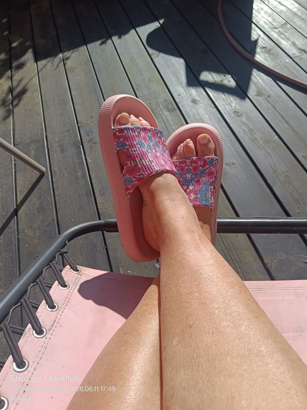 Customer photo review of HappyFlops Botanics