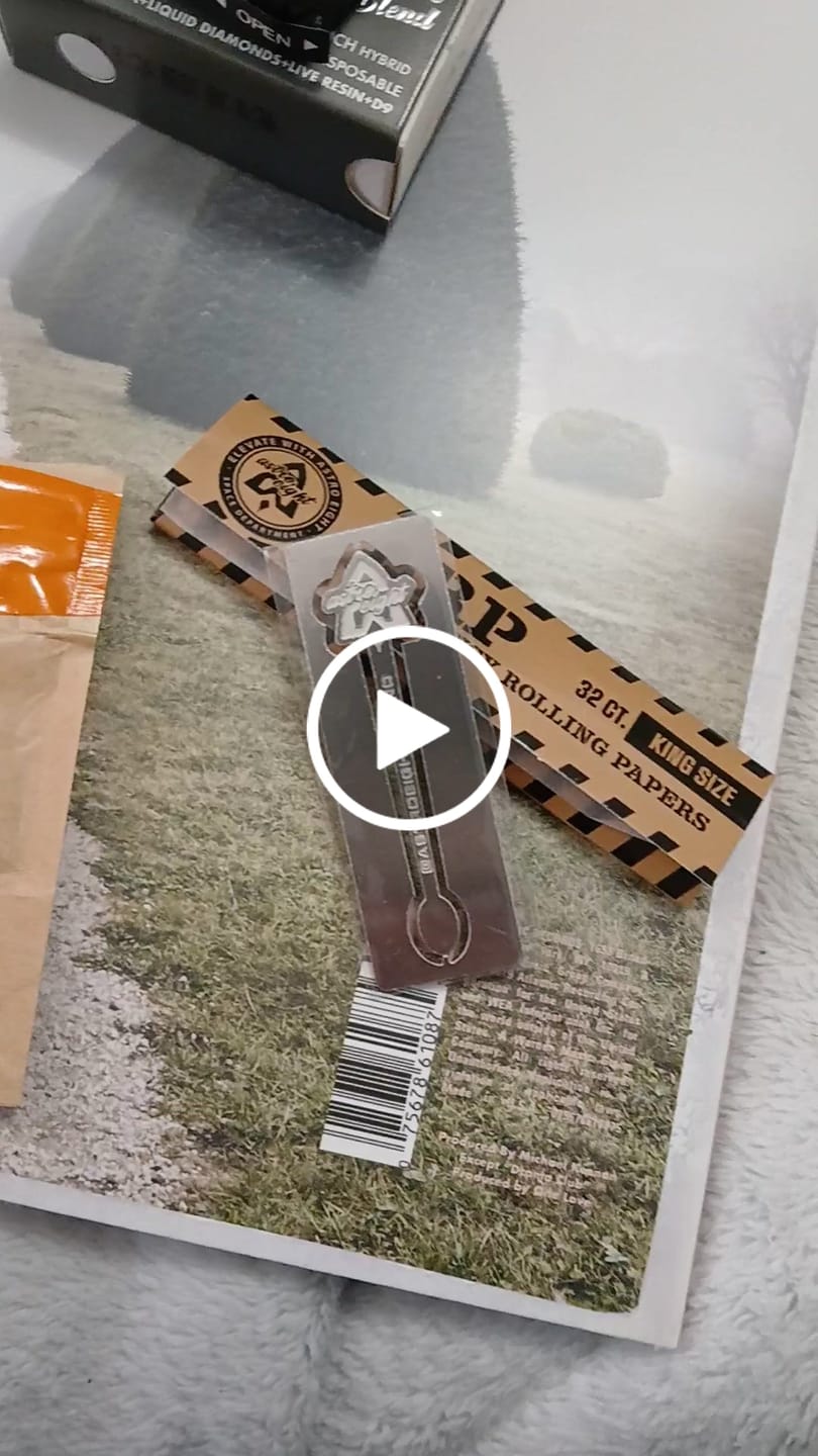 Customer video review of Cosmic Crumble Emergency Smoke Kit (28G)