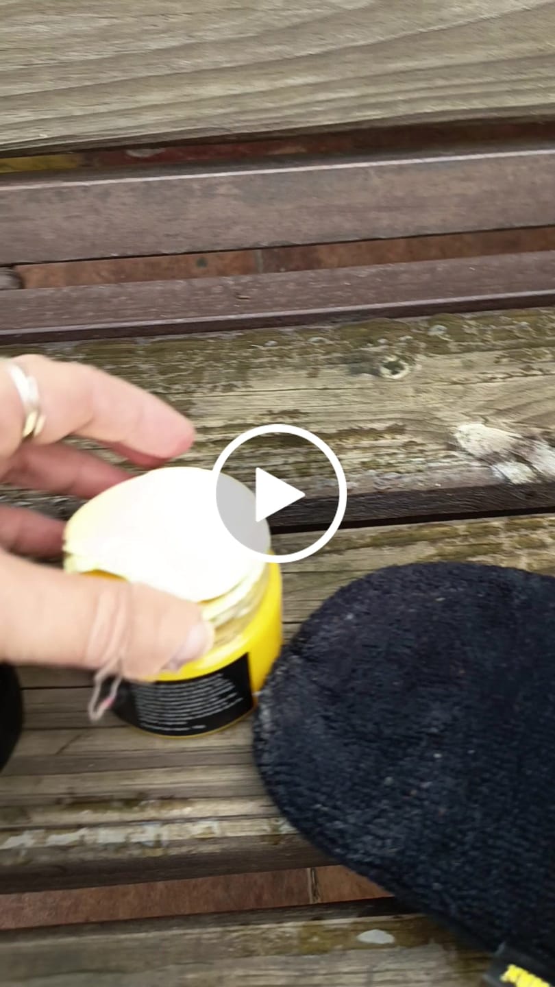 Customer video review of Lustrador de Muebles y Madera de Cera de Abejas WooWax