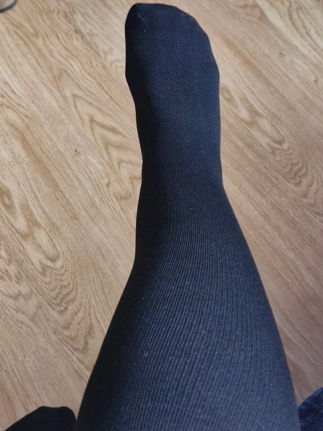Customer photo review of EverSock™ Wide Compression Socks For Pain Relief