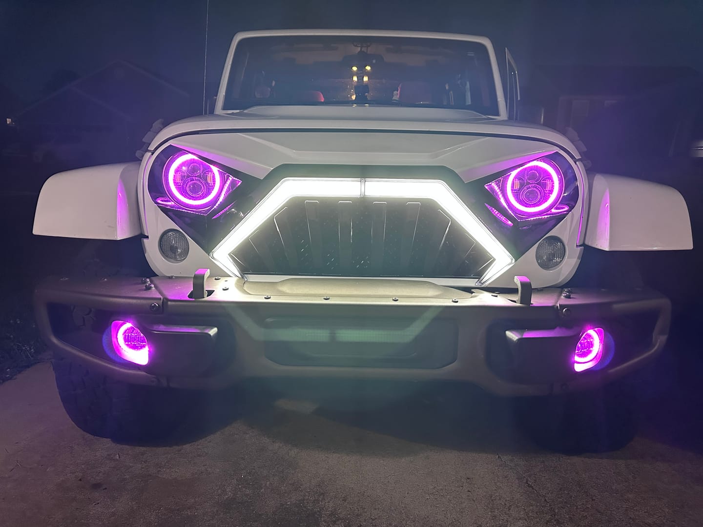 Customer photo review of Goliath Grille W/ LED DRL and Turn Signals - White & Black For 07-18 Jeep Wrangler JK