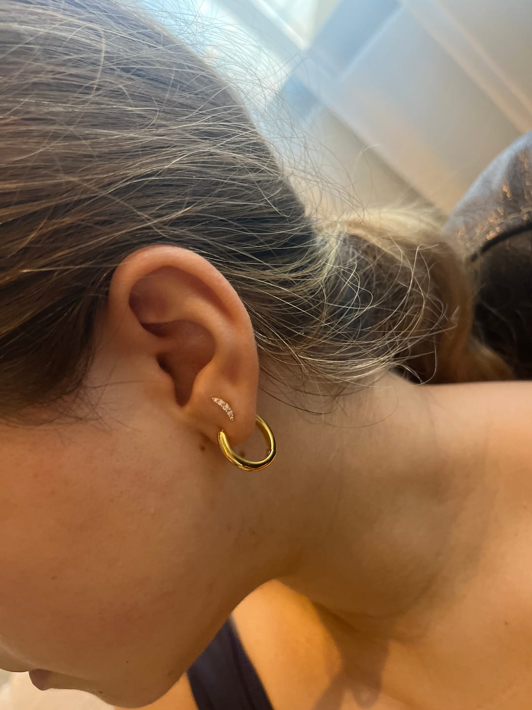 Customer photo review of Broquel Oro 14k