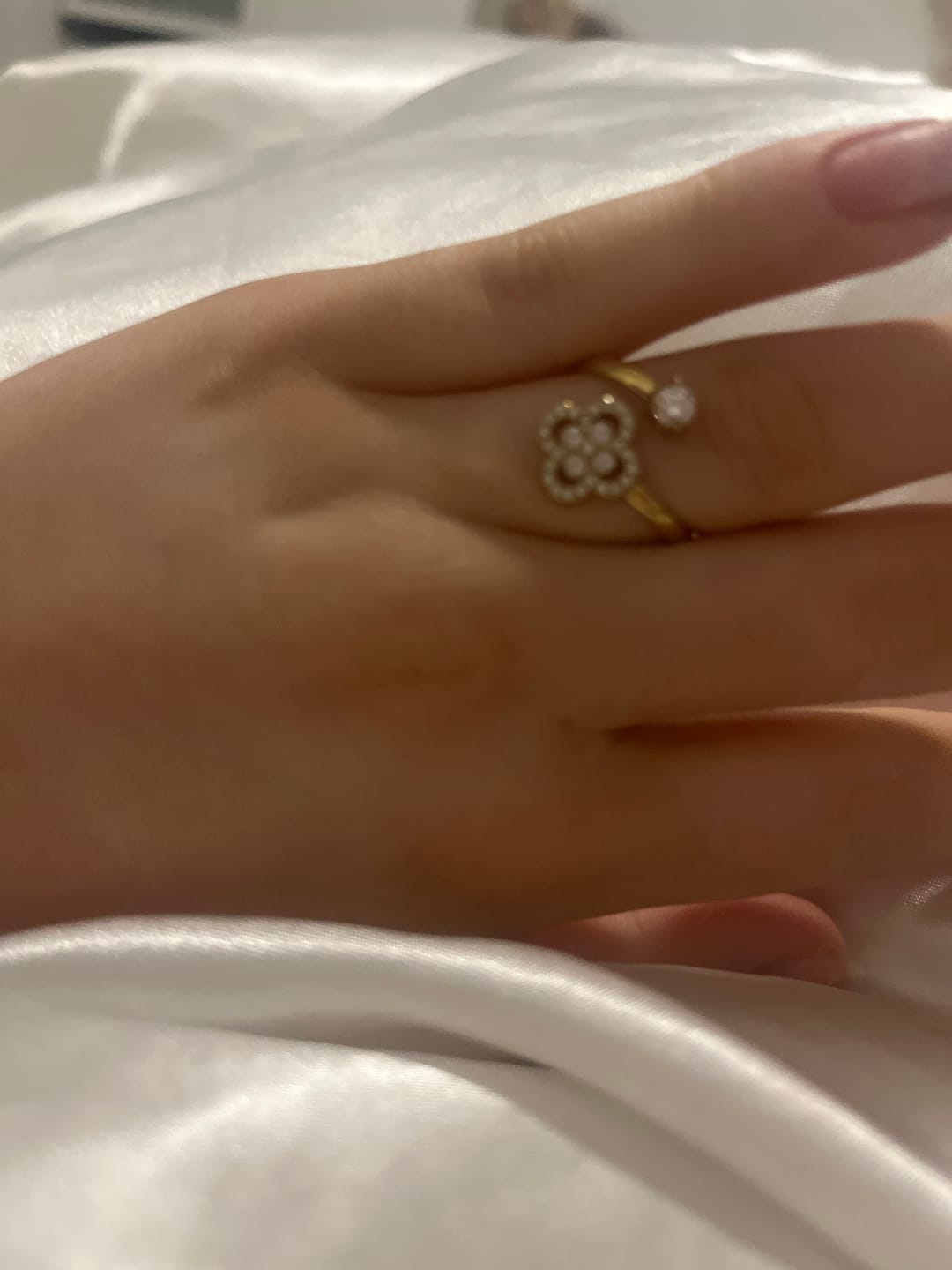 Customer photo review of Crystal Lucky Flower Ring 14K vergoldet