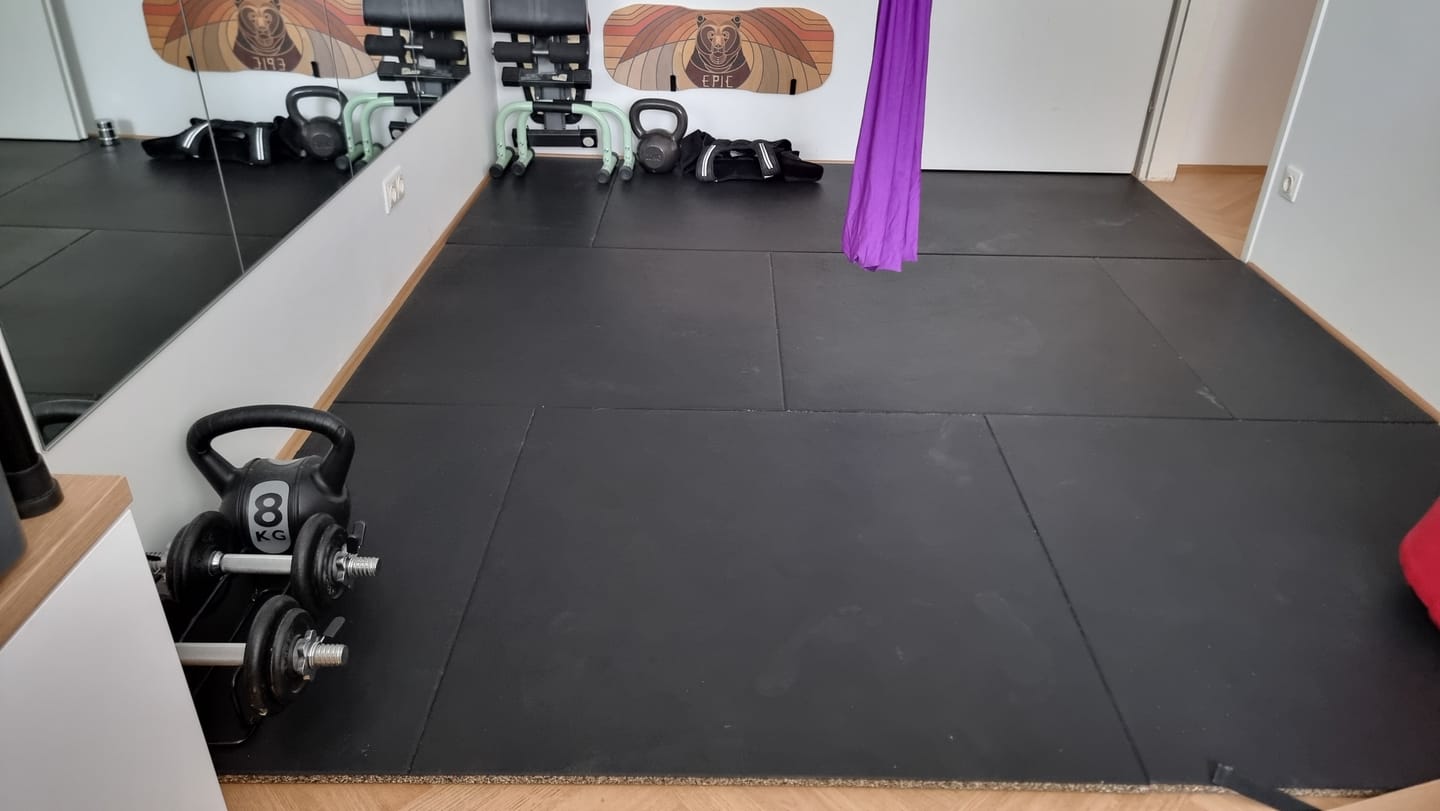Customer photo review of 1m² SolidProtect 20mm Bodenschutzmatte | 100x100cm