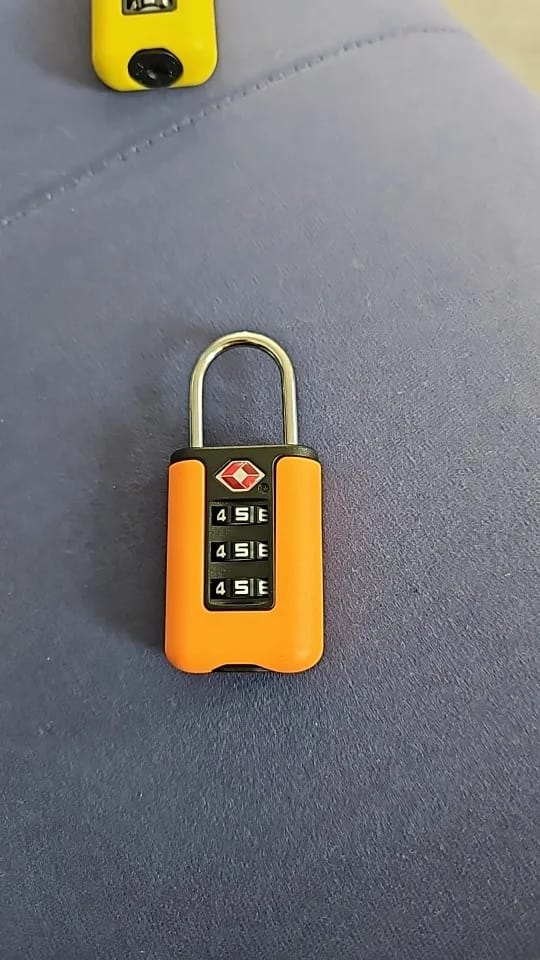Customer photo review of Cadenas Code TSA 3 Chiffres