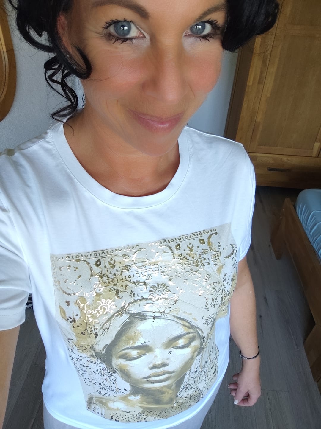 Customer photo review of T Shirt Golden HER