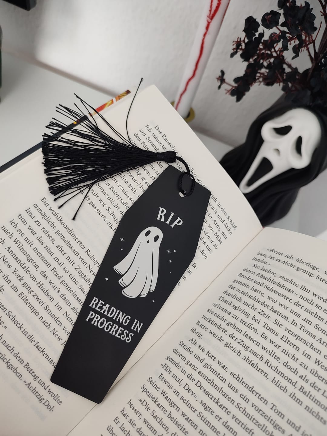 Customer photo review of Sarg Lesezeichen – Spooky Summerween für Booklover