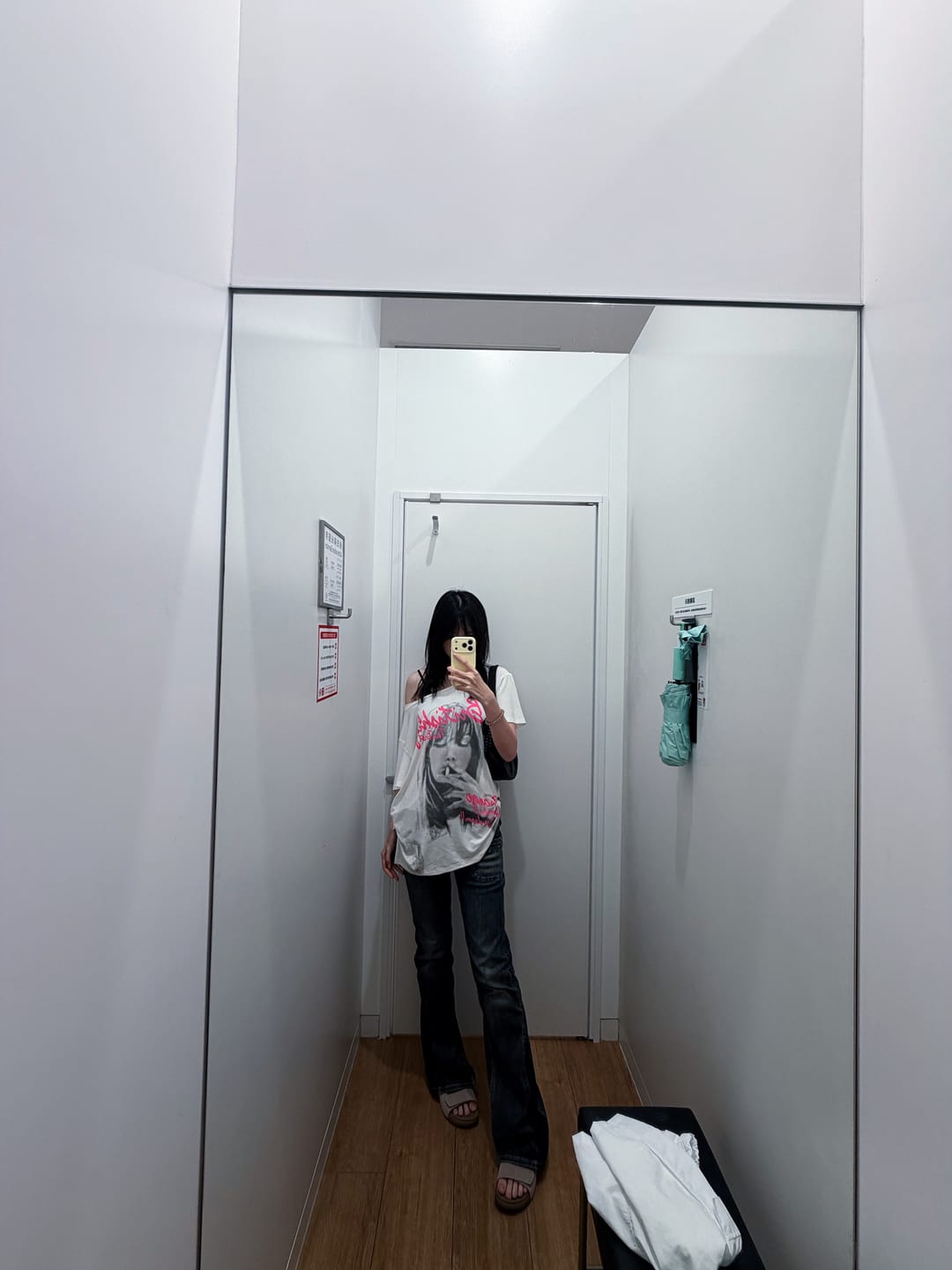 Customer photo review of IAMXIAA White Off-Shoulder Graphic Oversized T-Shirt