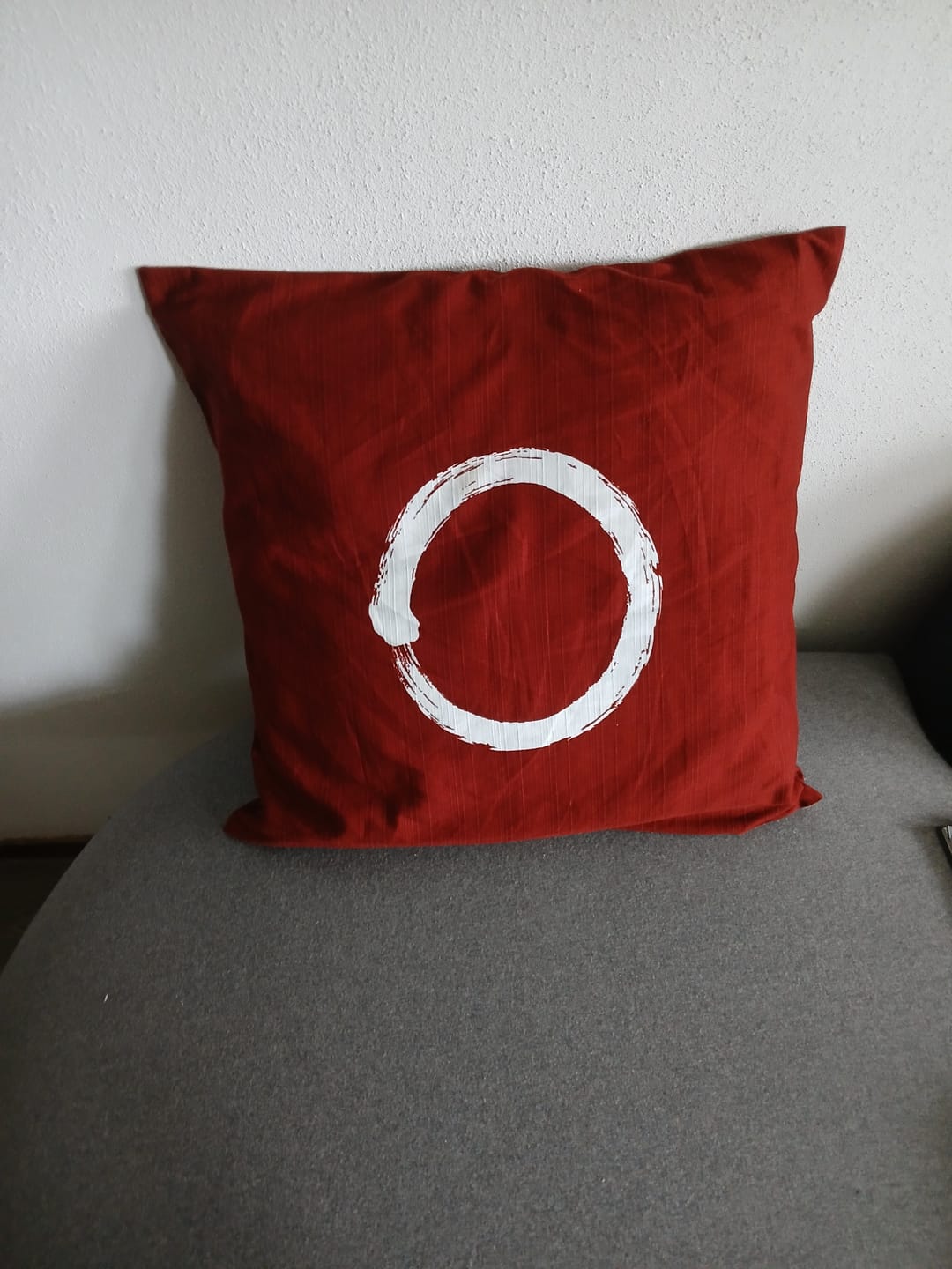 Customer photo review of Japanse Kussenhoes - Ensō Rood 50x50 cm