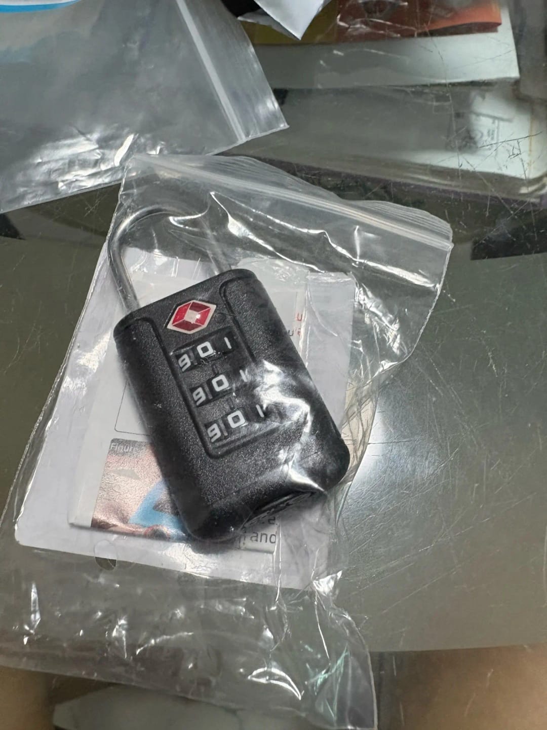 Customer photo review of Cadenas Code TSA 3 Chiffres