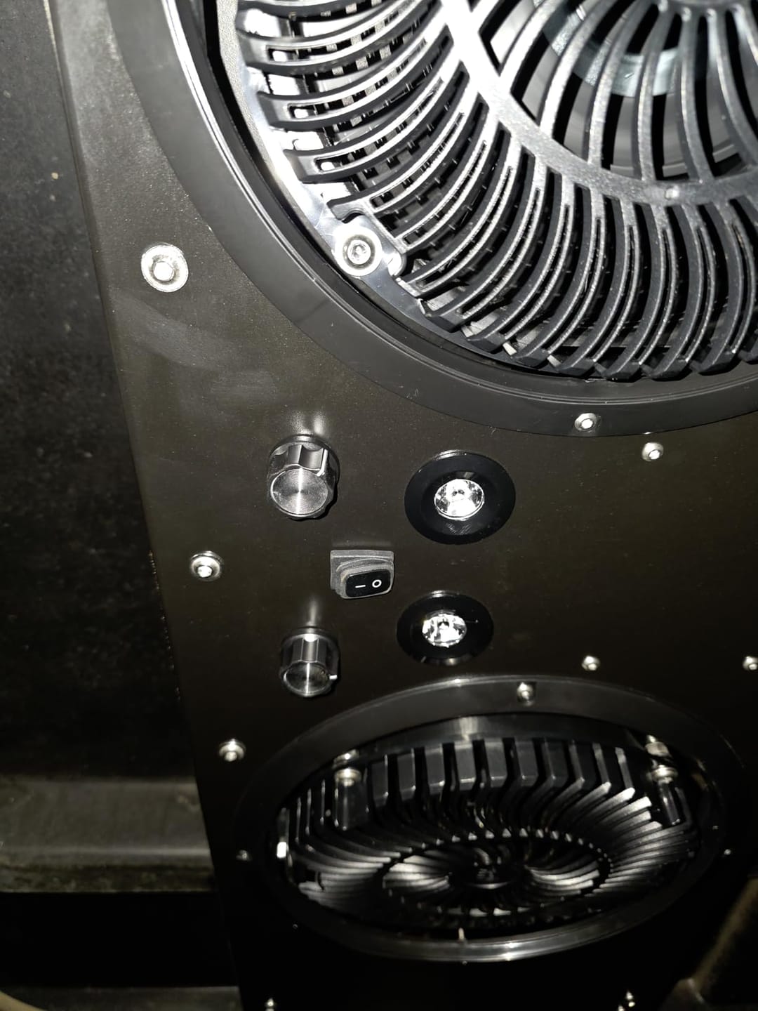Customer photo review of UTV Roof Fan with lights for Polaris Defender UForce 57-41 Inch Roof Width