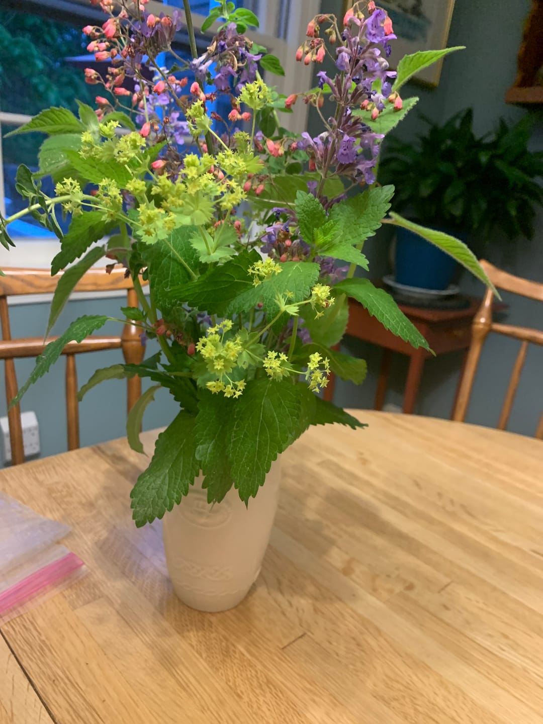 Customer photo review of Belleek Classic Claddagh Spill Vase