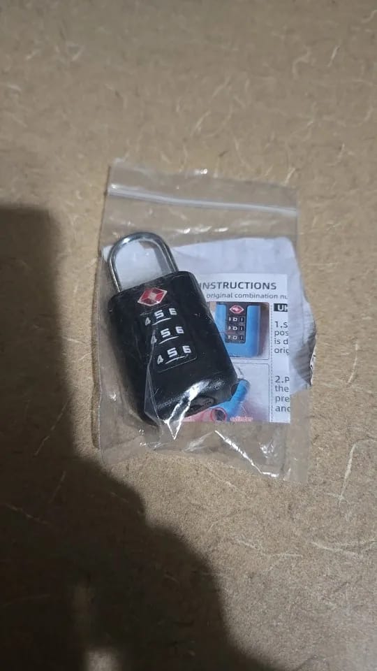 Customer photo review of Cadenas Code TSA 3 Chiffres