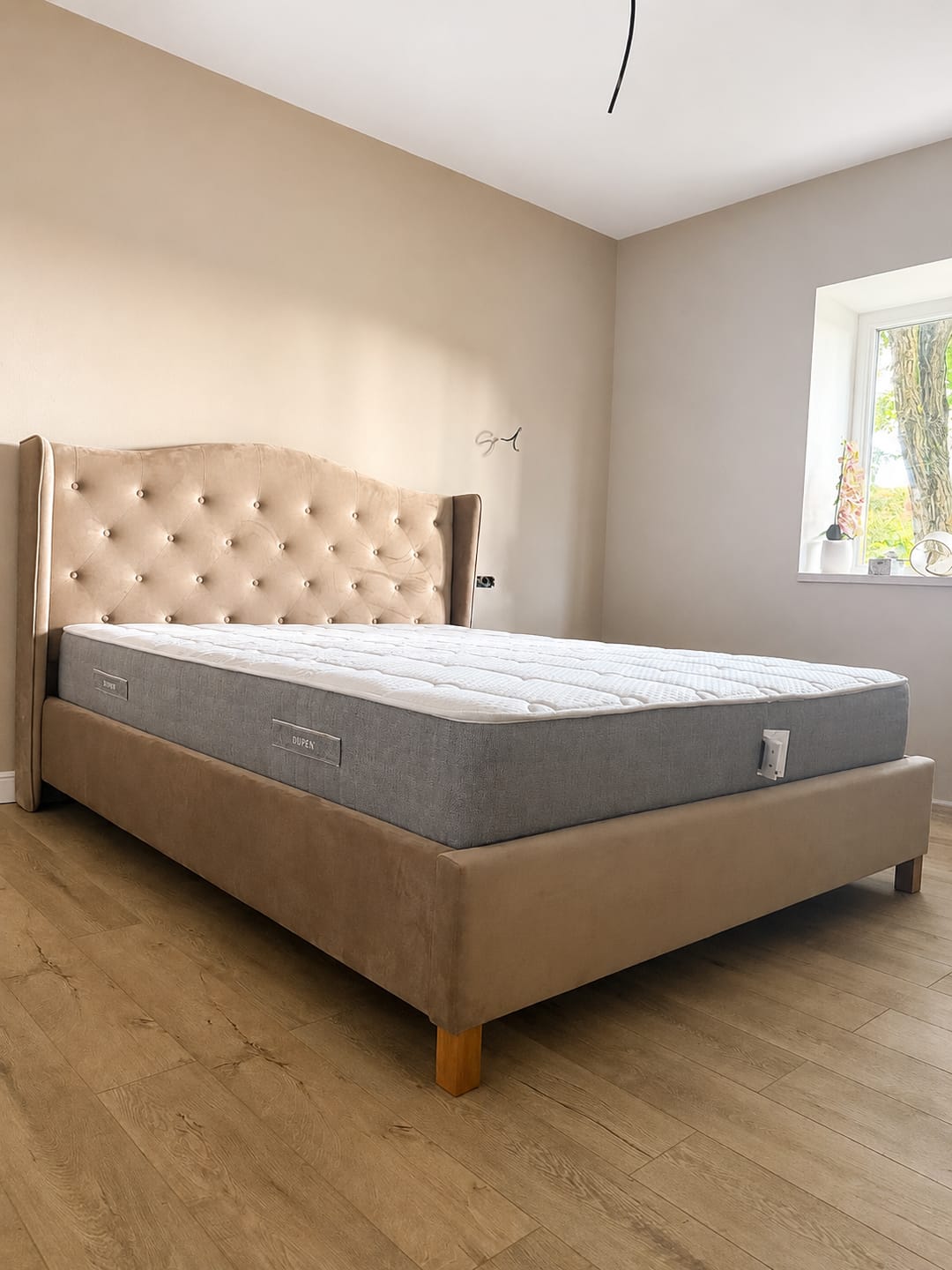 Customer photo review of Pat tapitat 160 ASPEN, stofa catifelata bej - Bluvel 28, cu somiera