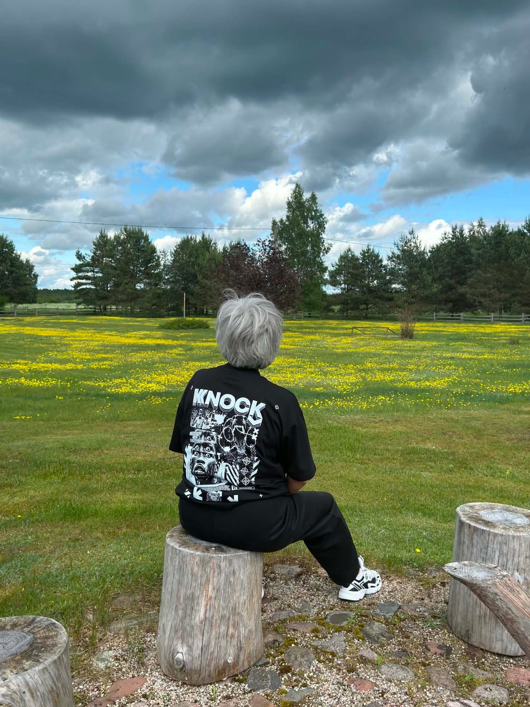 Customer photo review of EMBRACE THE STRUGGLE OVERSIZED HEAVY TEE