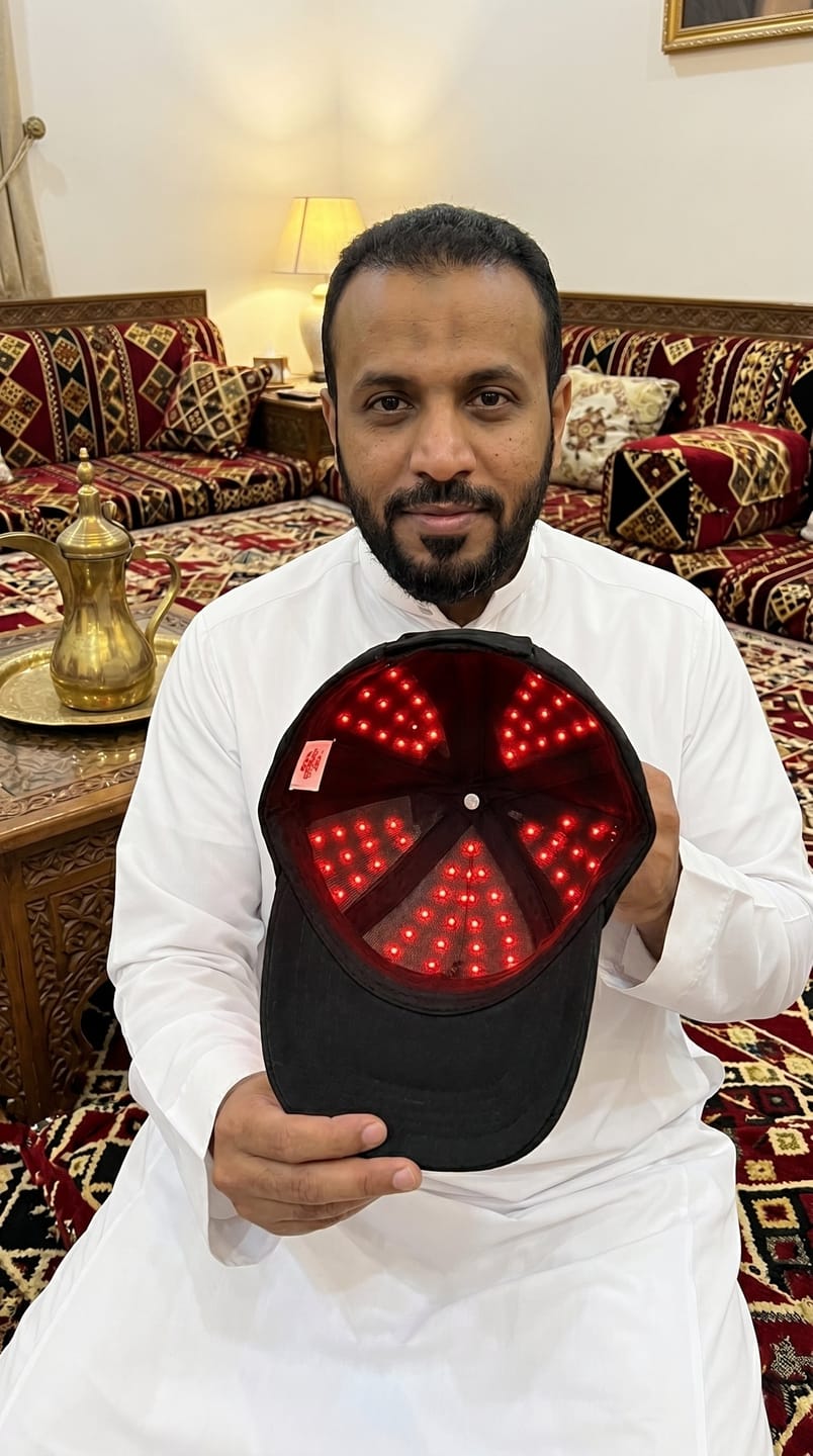 Customer photo review of Madoise Red Light Cap