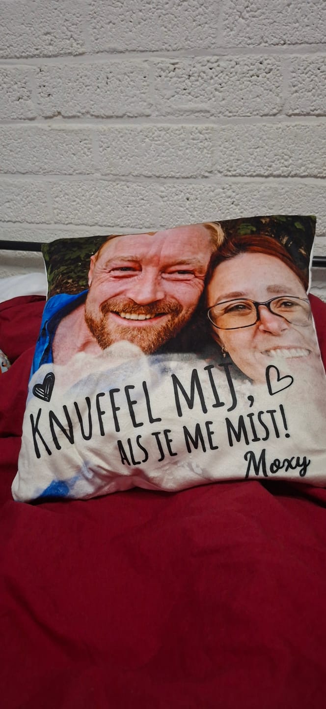 Customer photo review of Knuffel mij - Koppel-Kussen