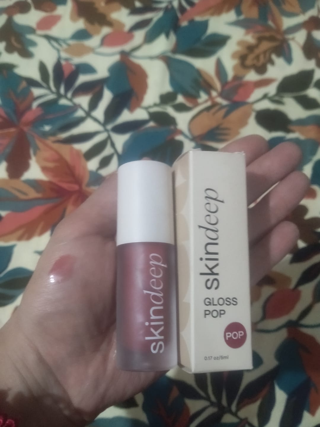 Customer photo review of Gloss POP™ - High-Shine Lip Gloss