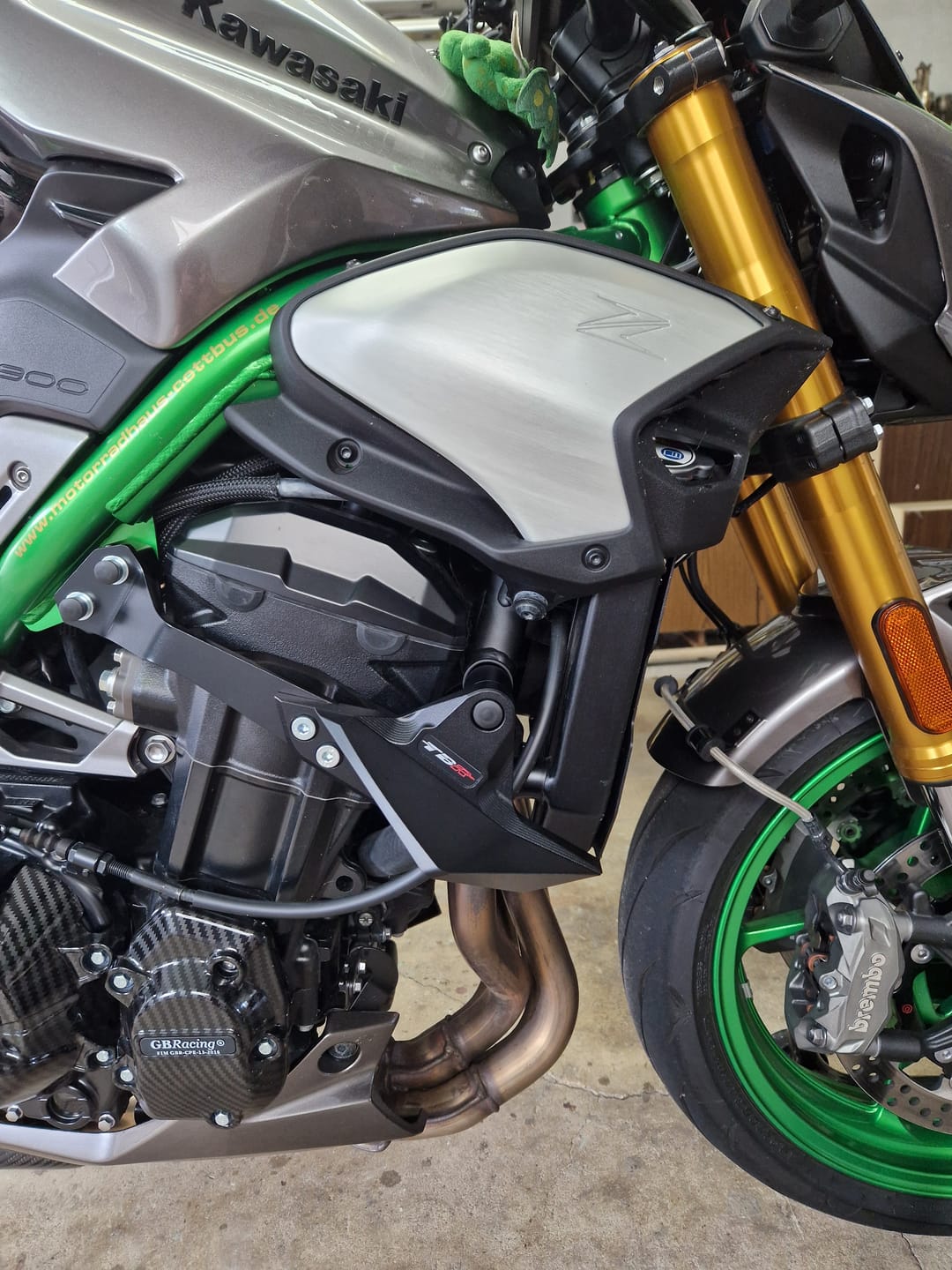 Customer photo review of Kawasaki Z900 Sturzpads – Top Block Racing – Paar – SE / Performance / A2 - Modelle (2025-2026)