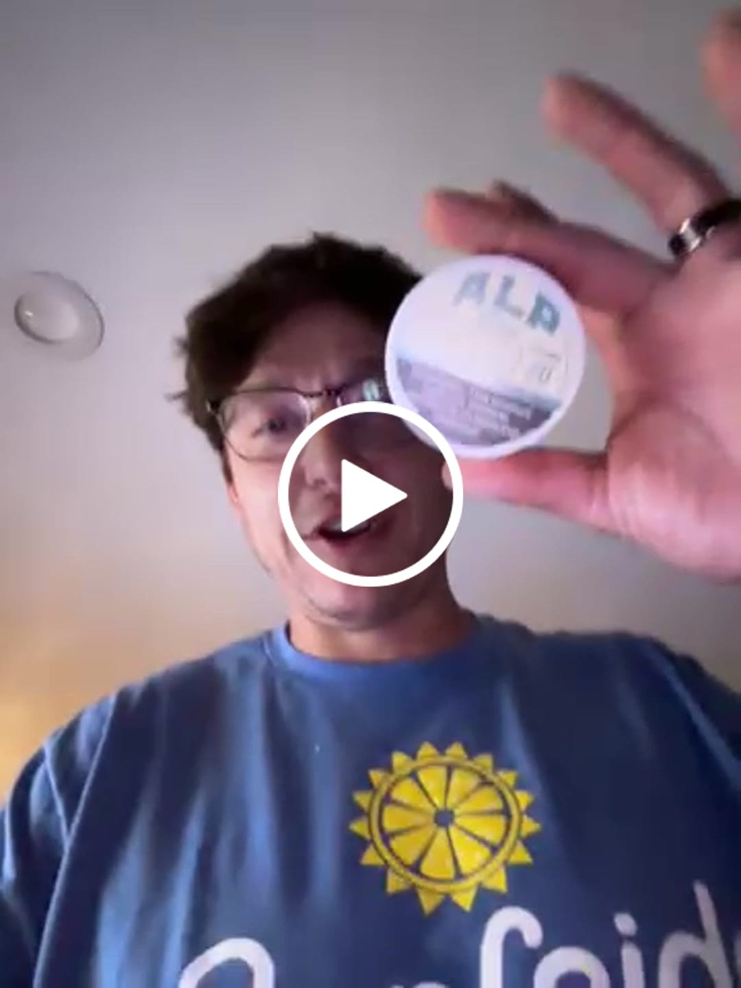 Customer video review of Classic Nicotine Pouches