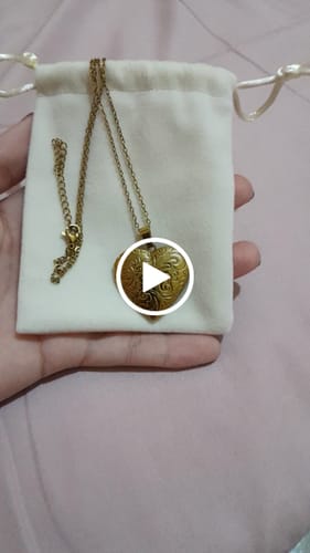 Customer video review of Collar Memory