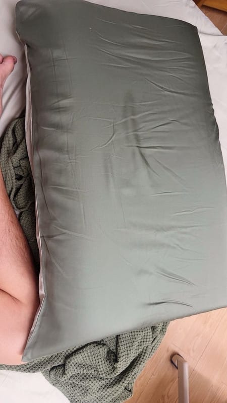 Customer photo review of Getha Contour Latex Pillow (Cotton Fabric / Tencel Fabric)