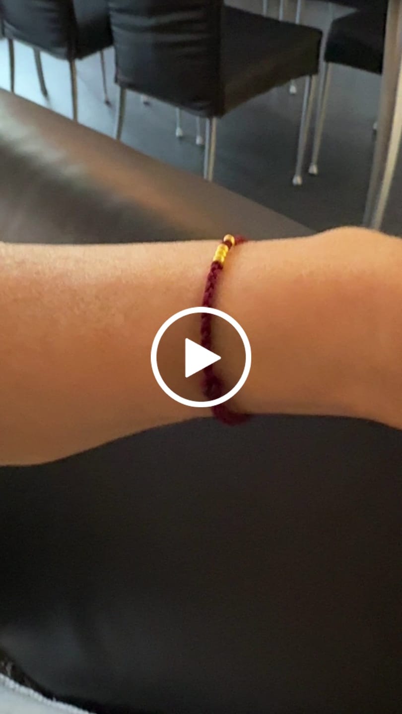 Customer video review of Tibetisches Glücksarmband mit kleinen Perlen
