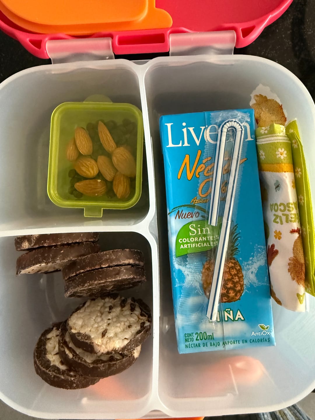 Customer photo review of Mini Lonchera b.box