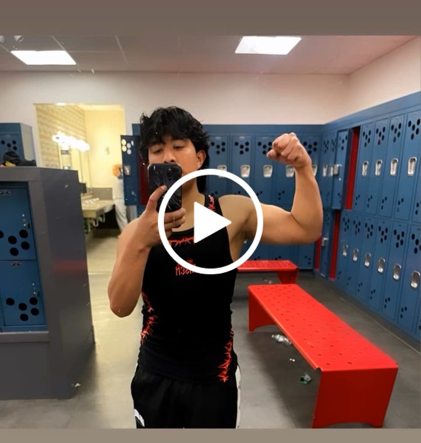 Customer video review of Risen Tank Top - Black