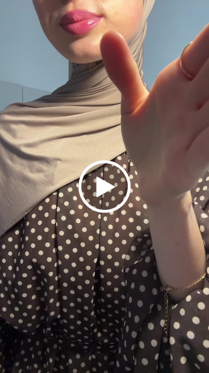 Customer video review of Nejla Kleid