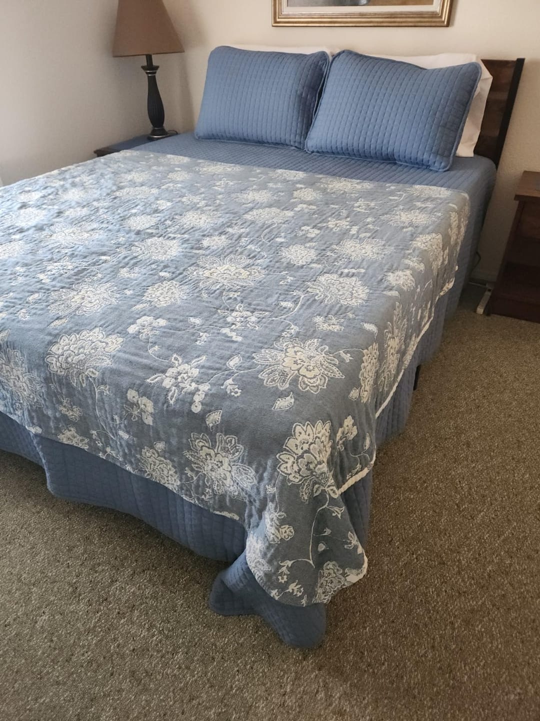 Customer photo review of Floral Muslin Cotton Throw Blanket