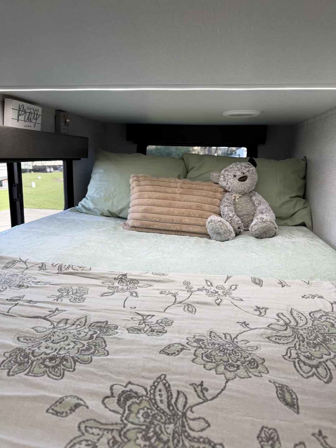 Customer photo review of Floral Muslin Cotton Throw Blanket