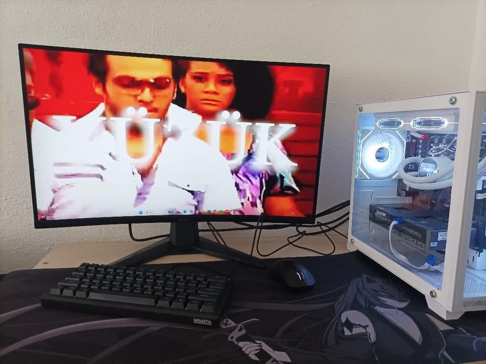 Customer photo review of Wraith Kitsune Edition Deskmat