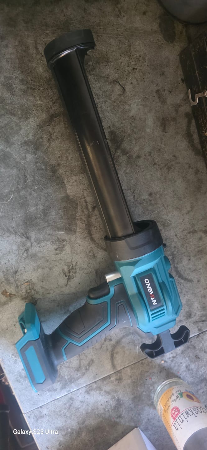 Customer photo review of ONEVAN  Cordless Electric Caulking Gun | For Makita 18V Battery