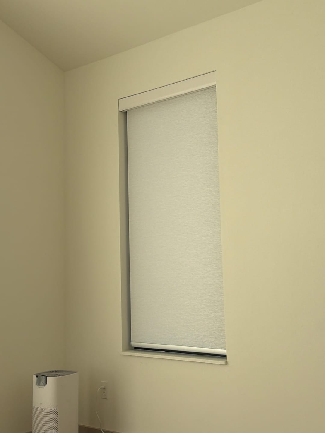 Customer photo review of Bringnox No Drill Motorized Roller Shades 70% Blackout Safari