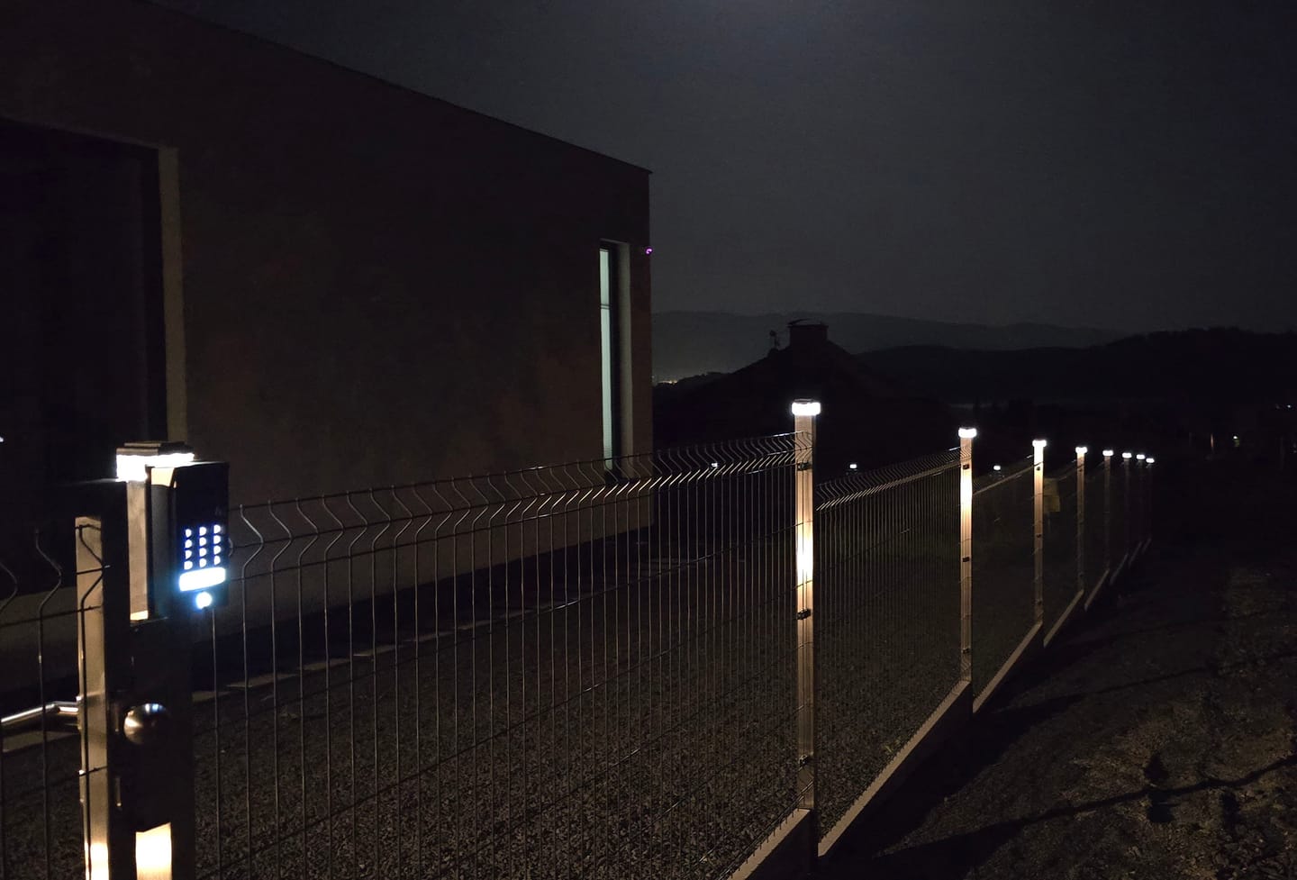 Customer photo review of 6040 Solar Zaunleuchte LED - 60X40mm